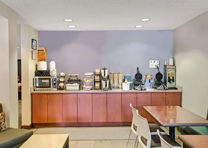 Microtel Inn & Suites By Wyndham CherokeeCasino Hotel